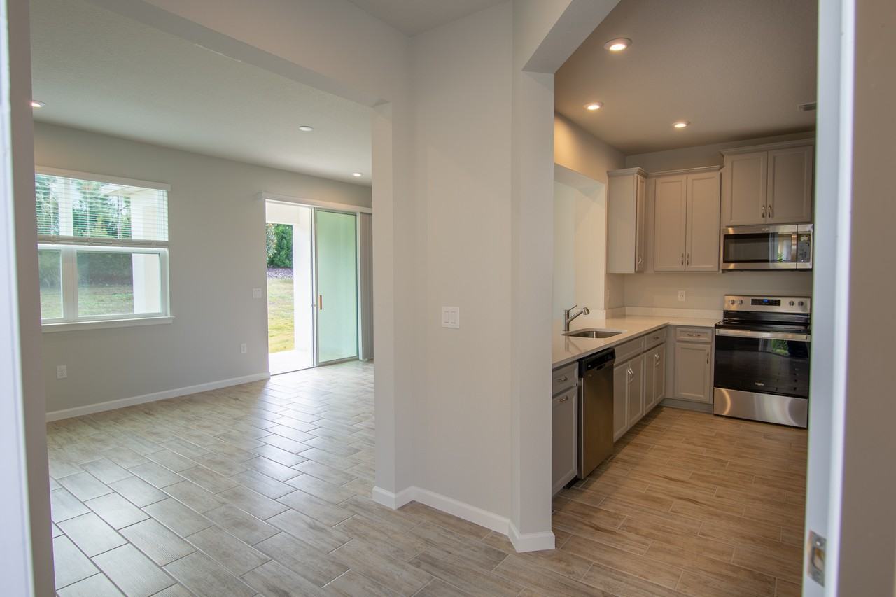 11560 Rolling Green Dr - Photo 4 of 31