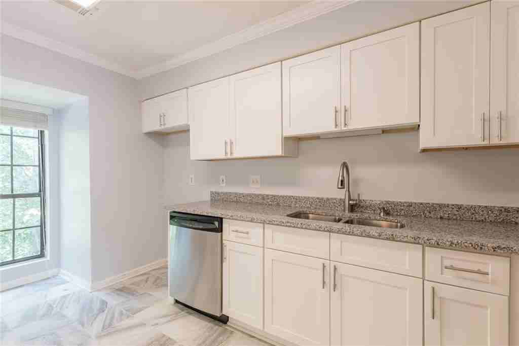 4314 Pine Heights Dr Ne #4314 - Photo 4 of 22