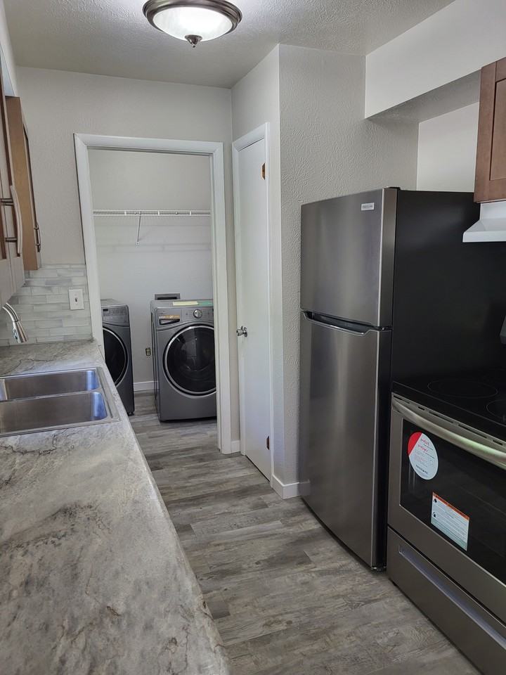3939 Reinhardt Dr #3939 - Photo 2 of 12
