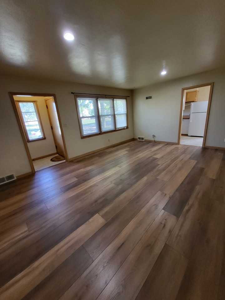 1411 S Duluth Ave #1411 - Photo 3 of 19