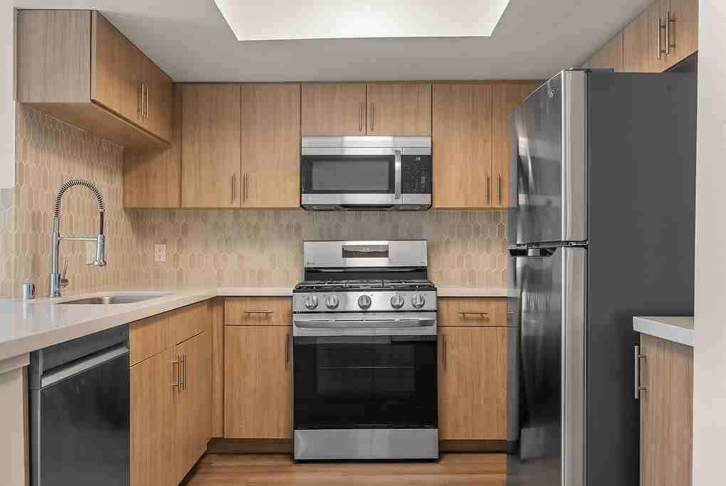 Tiffany Court - Photo 6 of 37