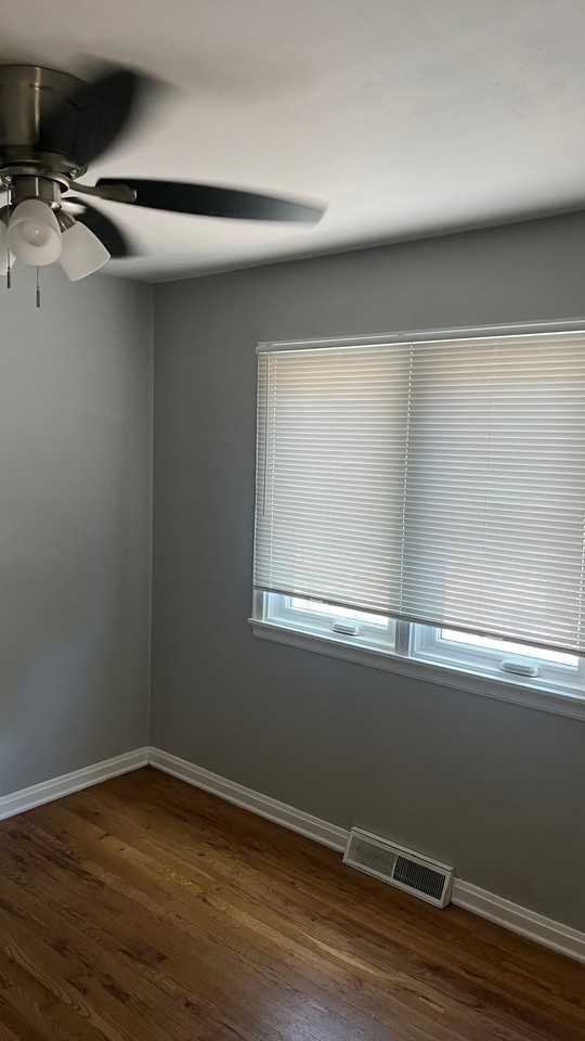 1082 Hooker St - Photo 6 of 10