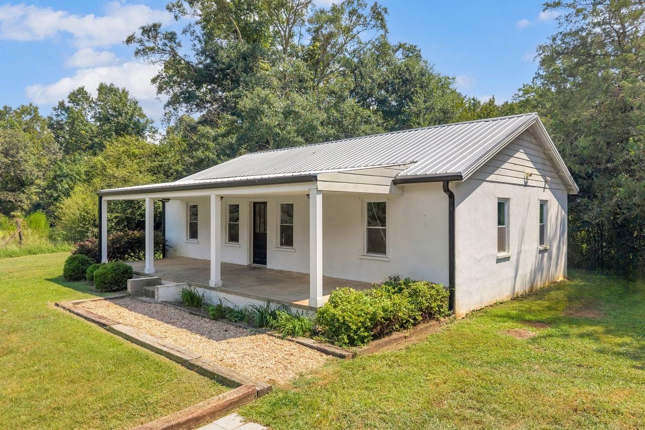 649 Adamstown Rd - Photo 2 of 44