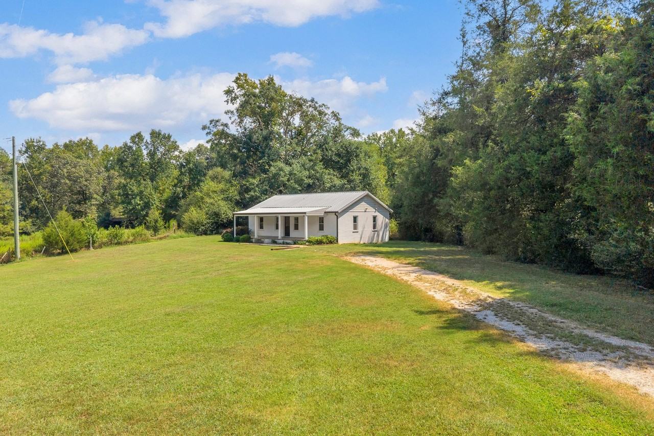 649 Adamstown Rd - Photo 6 of 44