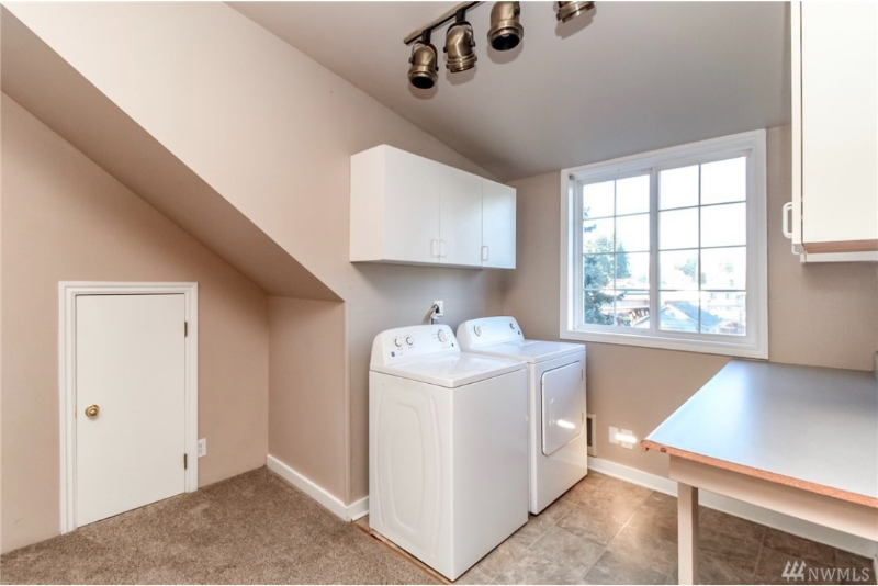 2215 E 68th St - Photo 5 of 11