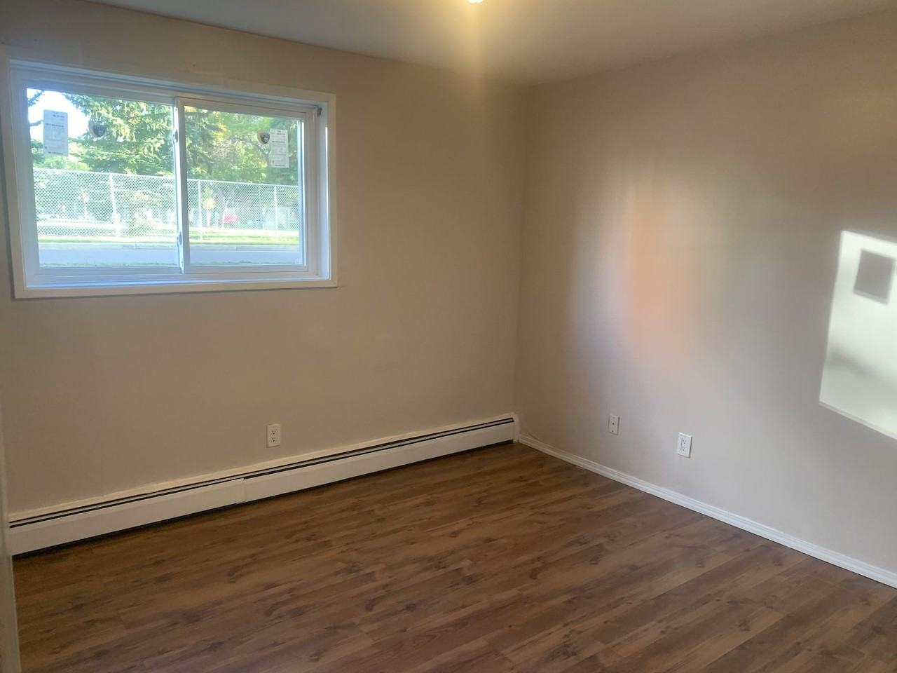 9120 106 Ave Nw - Photo 2 of 6
