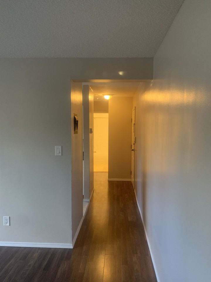 9120 106 Ave Nw - Photo 5 of 6