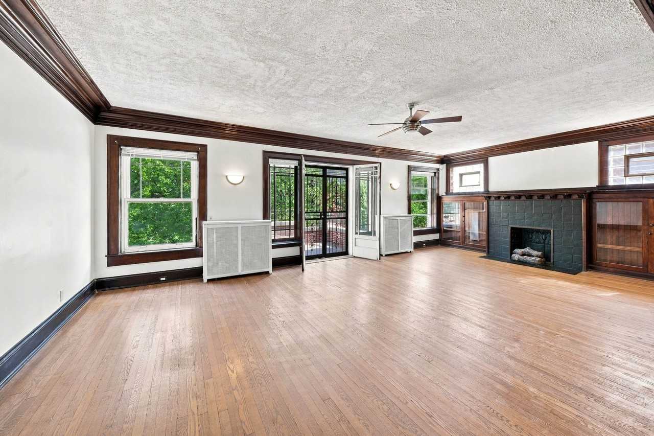 4934 S Michigan Ave #3 - Photo 4 of 17