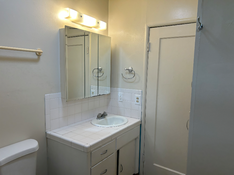 1336 Highland St #1336 - Photo 5 of 7