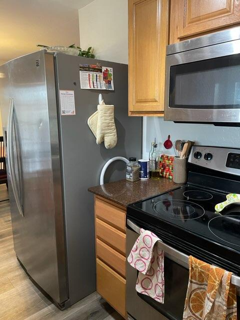 1135 W 9th St - Photo 4 of 11