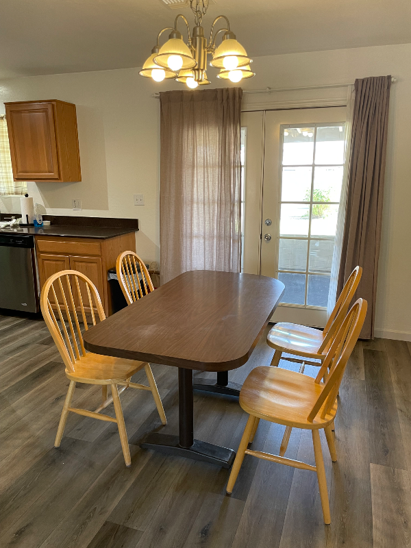 1135 W 9th St - Photo 7 of 11