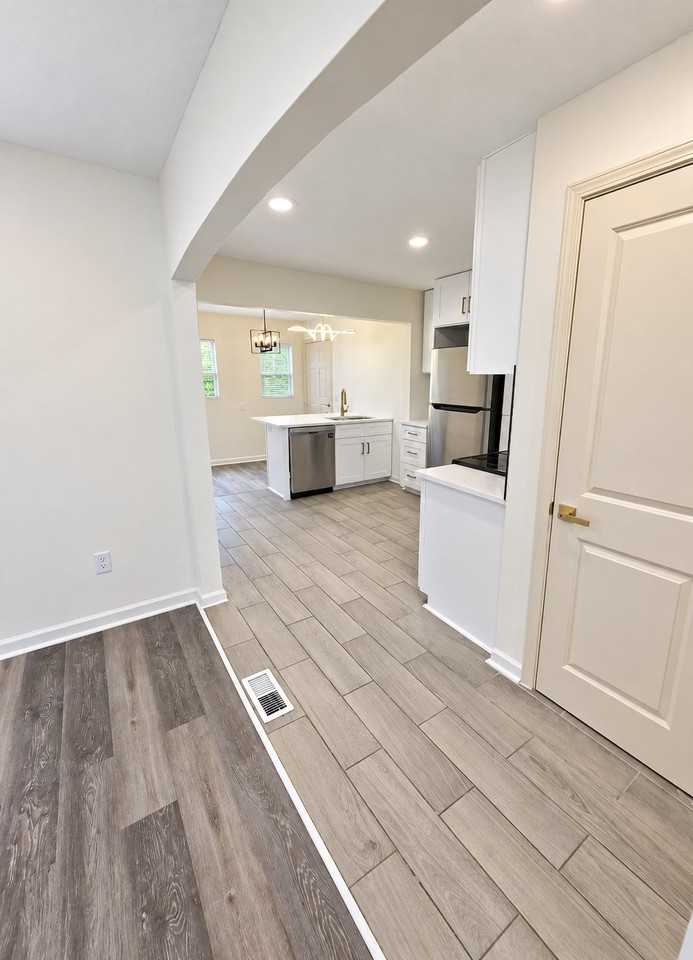 7635 Baltimore Ave - Photo 7 of 19