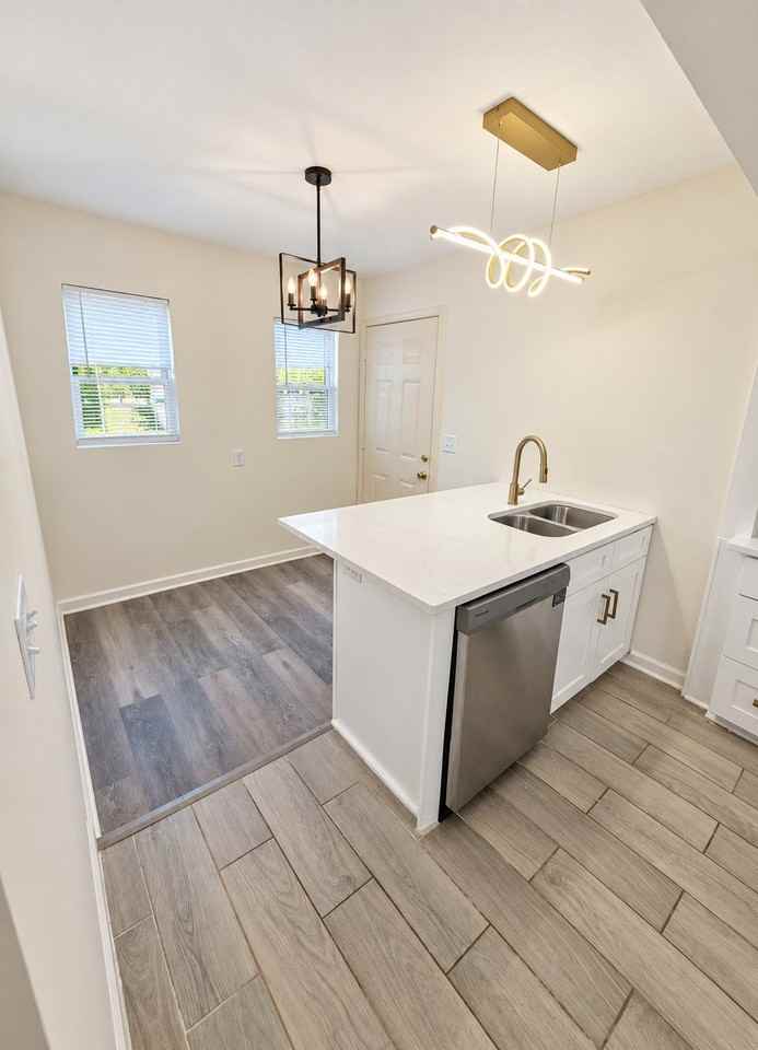 7635 Baltimore Ave - Photo 6 of 17
