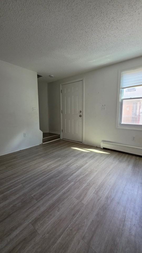 88 Washburn St - Photo 3 of 13