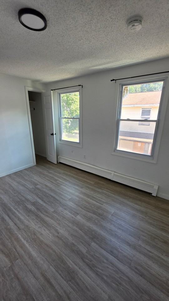 88 Washburn St - Photo 5 of 13