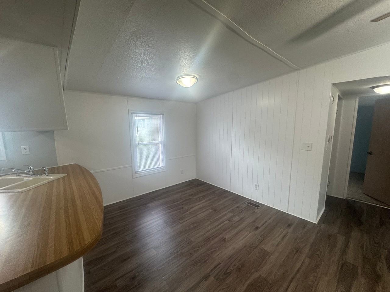 6805 Curran Rd - Photo 4 of 17
