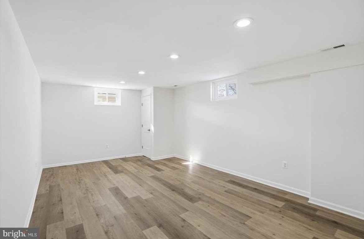 36 Mapledale Ave - Photo 2 of 9