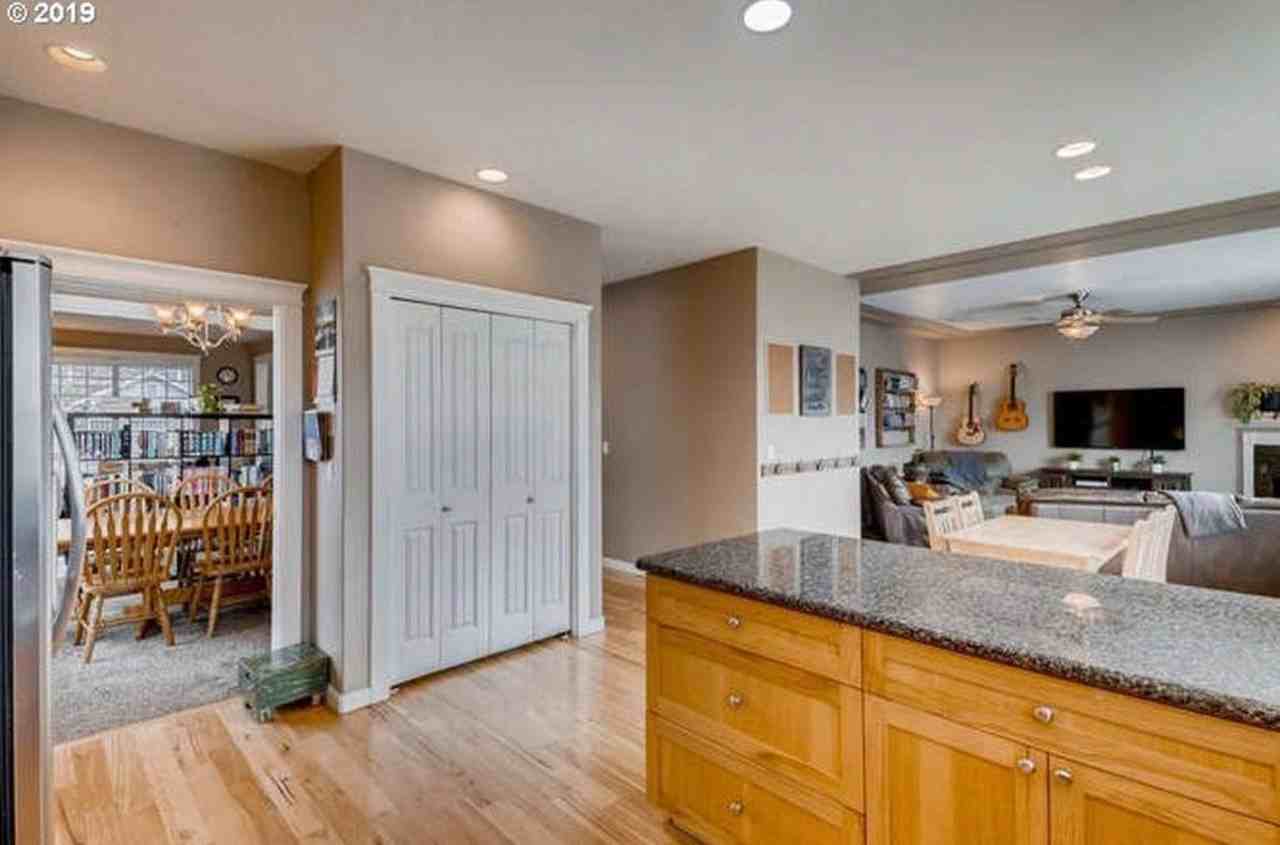690 June Dr - Photo 7 of 19