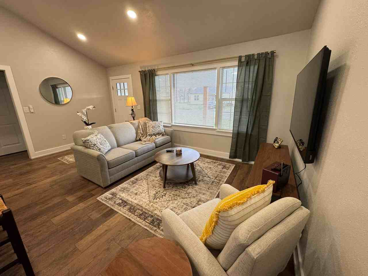 1309 E Seminole Ave - Photo 4 of 16