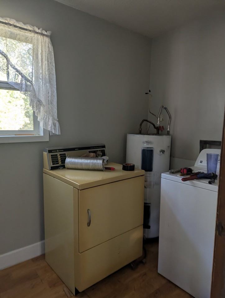 506 Sawmill Rd - Photo 3 of 7