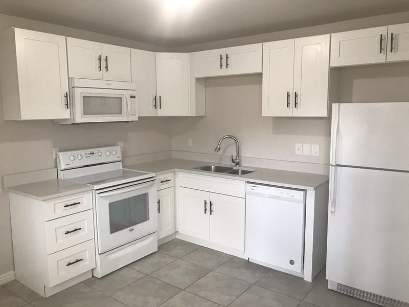 3065 Sw - Photo 3 of 13