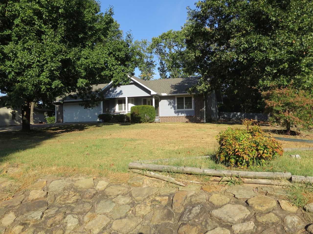 17 Constance Cir - Photo 2 of 15