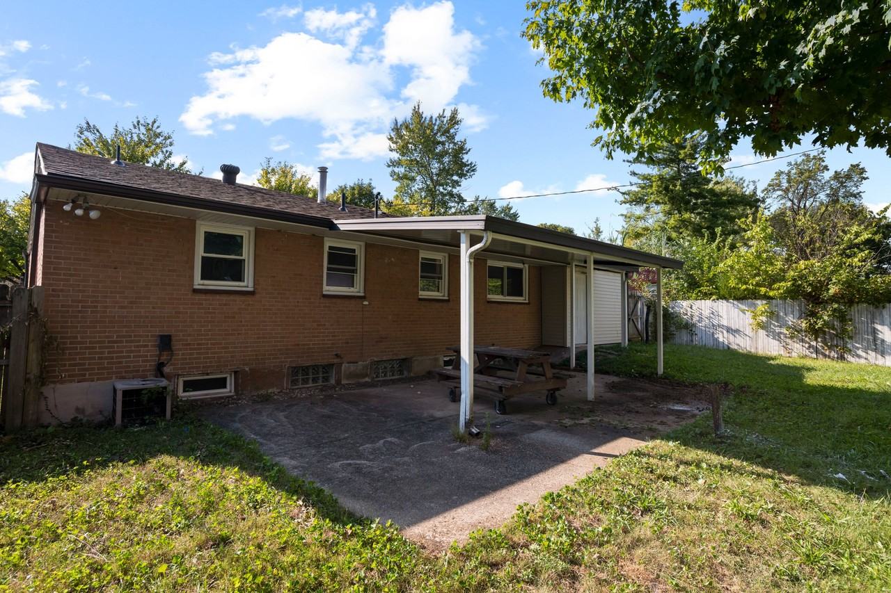 2474 Thornton Dr - Photo 2 of 20
