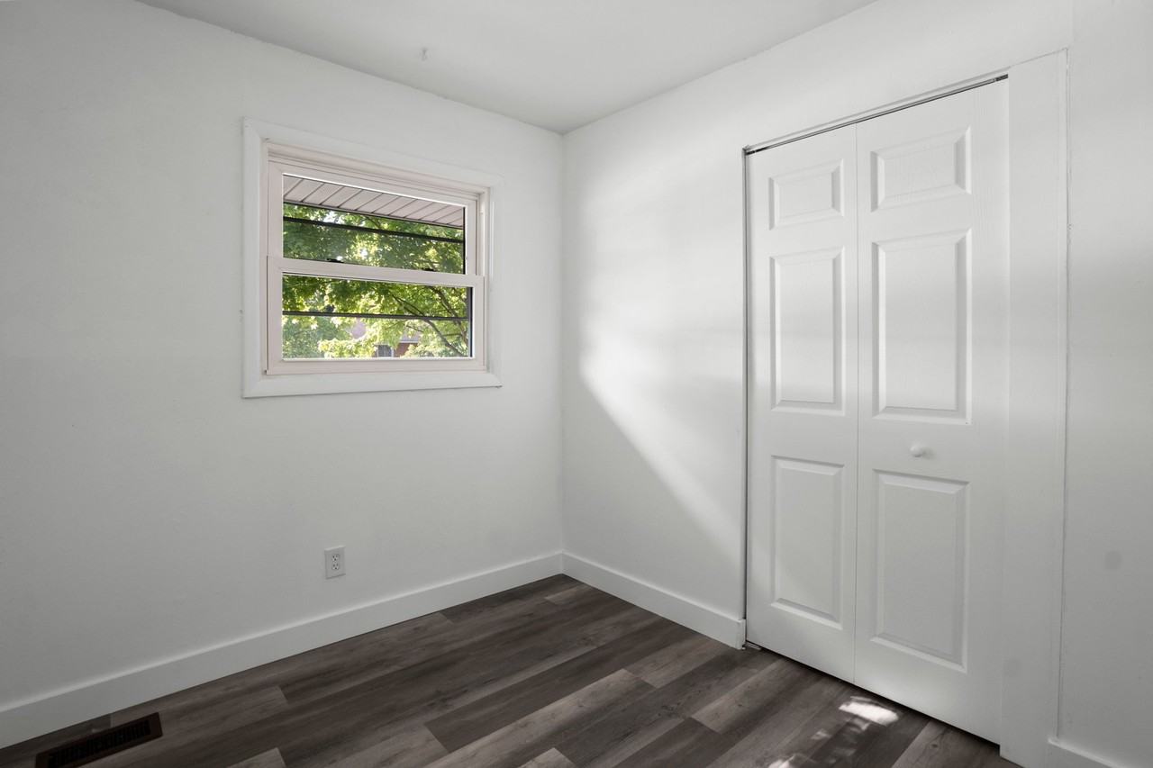 2474 Thornton Dr - Photo 6 of 20