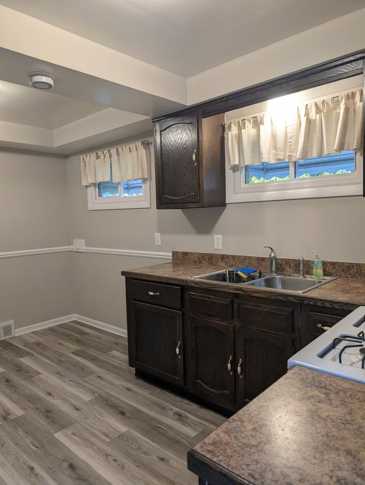 3210 Center Dr - Photo 4 of 12