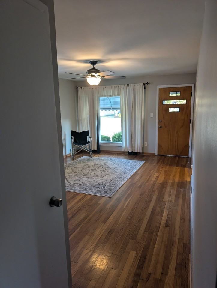 3210 Center Dr - Photo 5 of 12