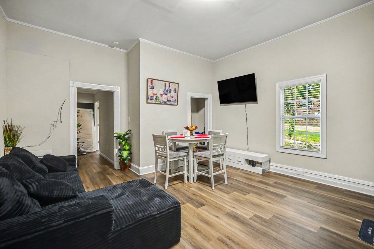 57 Corban Ave Sw #A - Photo 3 of 7