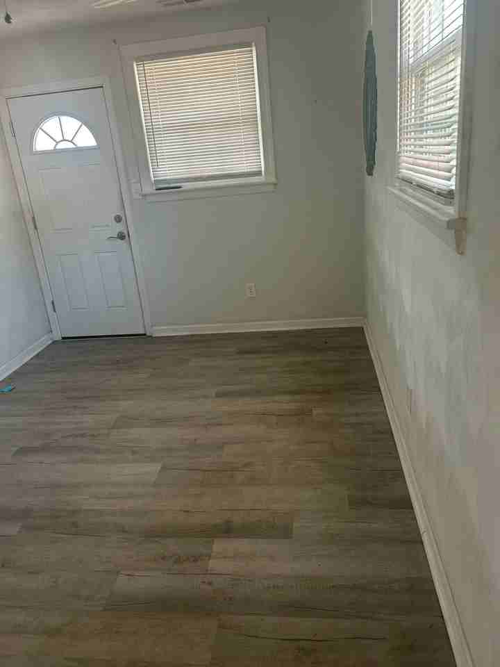 620 30th St - Photo 5 of 7