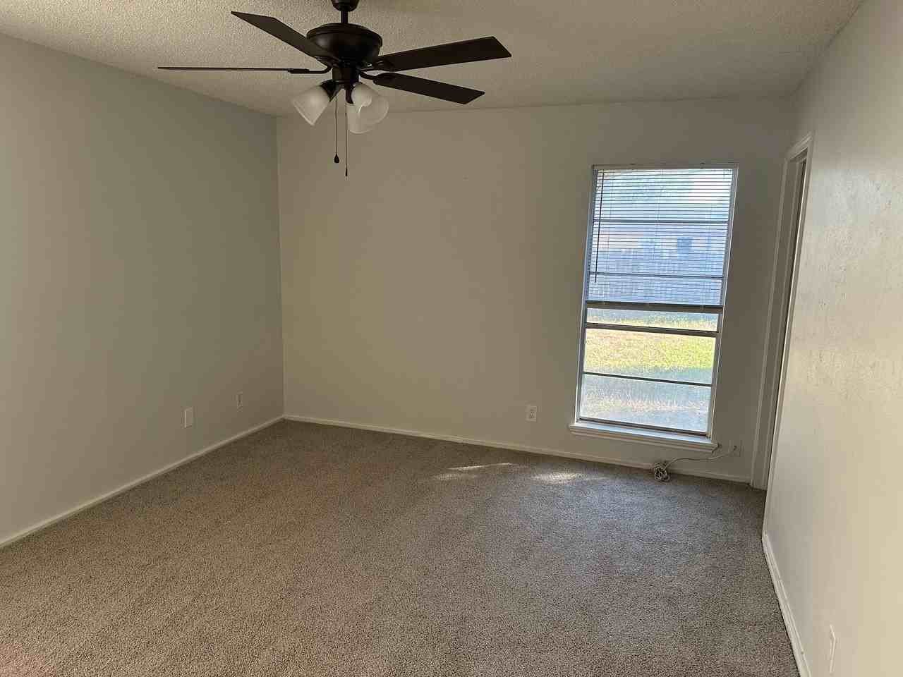 5922 Lakedale St - Photo 3 of 18