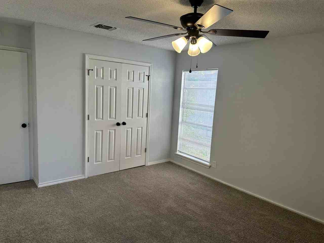 5922 Lakedale St - Photo 5 of 18