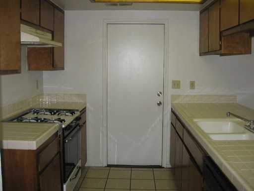 1464 Cottage Pl - Photo 2 of 8