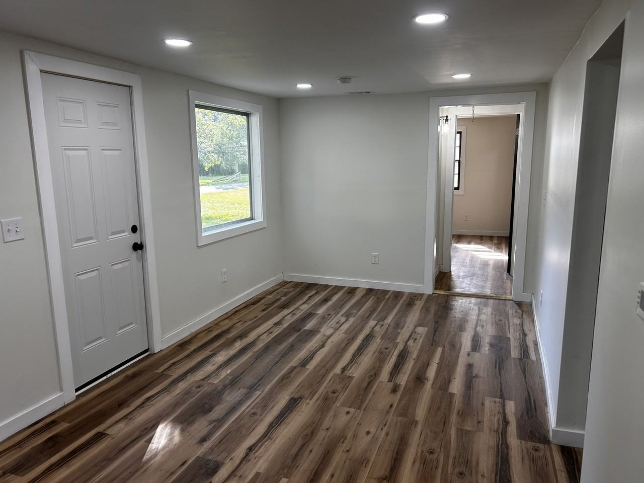 1022 Logan Ave - Photo 3 of 15