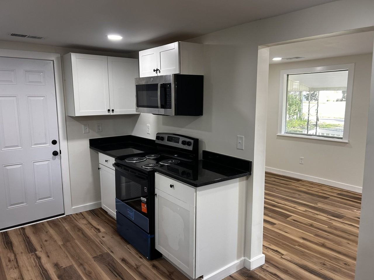 1022 Logan Ave - Photo 6 of 15