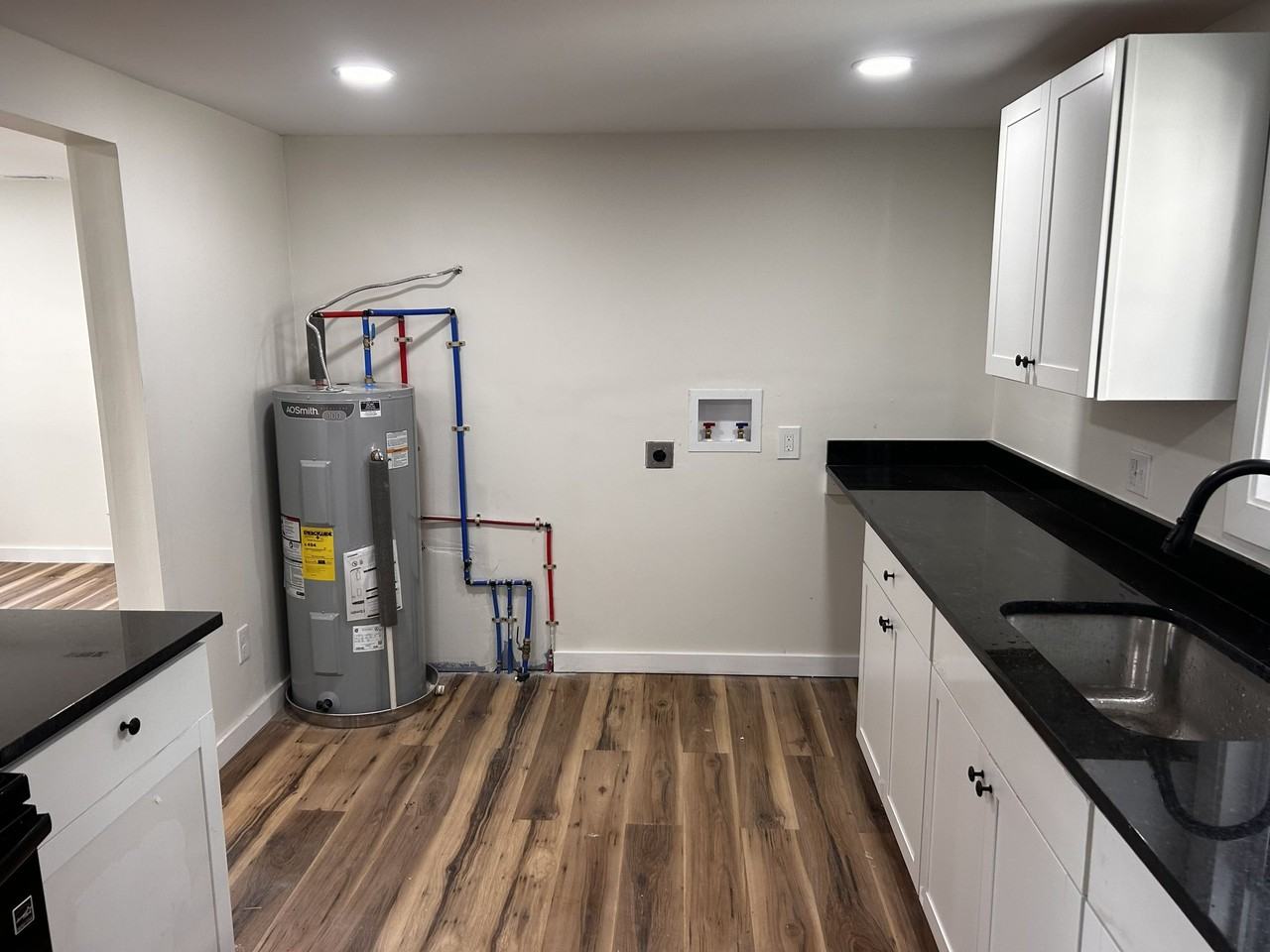 1022 Logan Ave - Photo 7 of 15