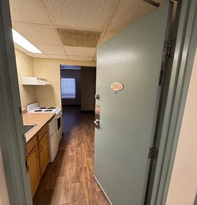 44916 10th St W - Photo 2 of 5