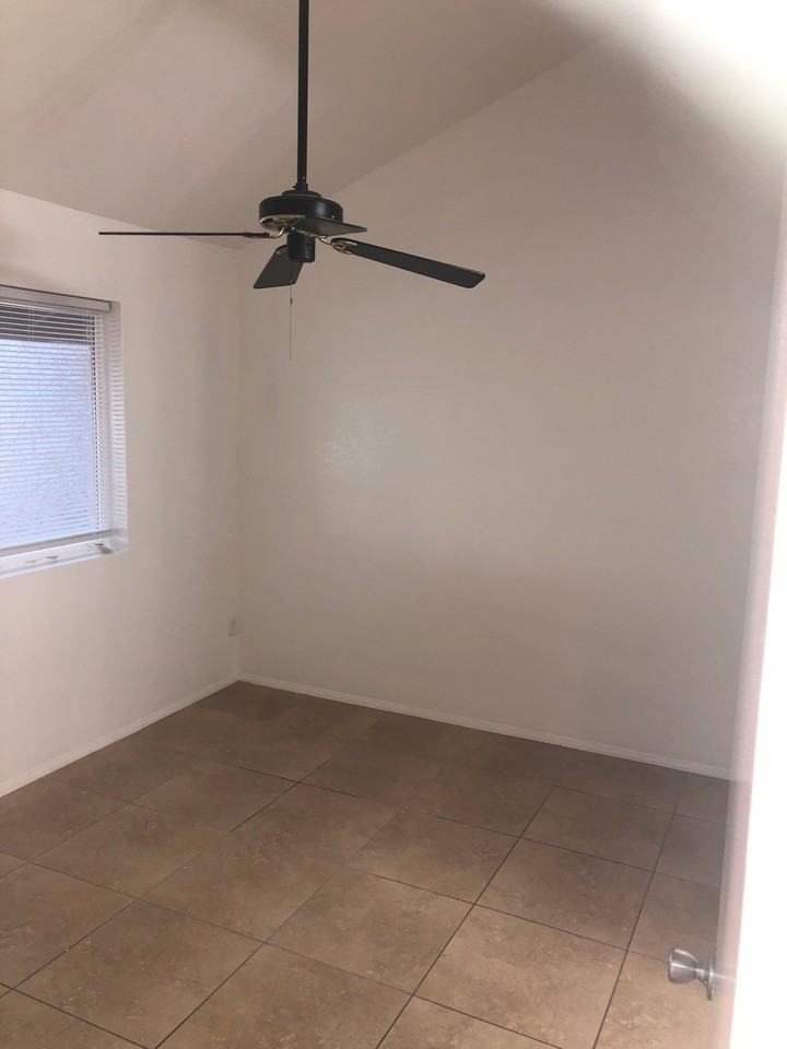 425 E Cullumber Ave #D - Photo 3 of 11