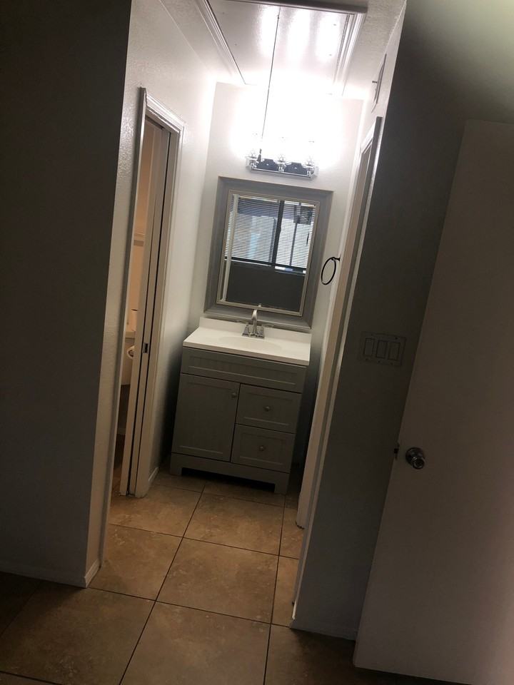 425 E Cullumber Ave #D - Photo 4 of 11
