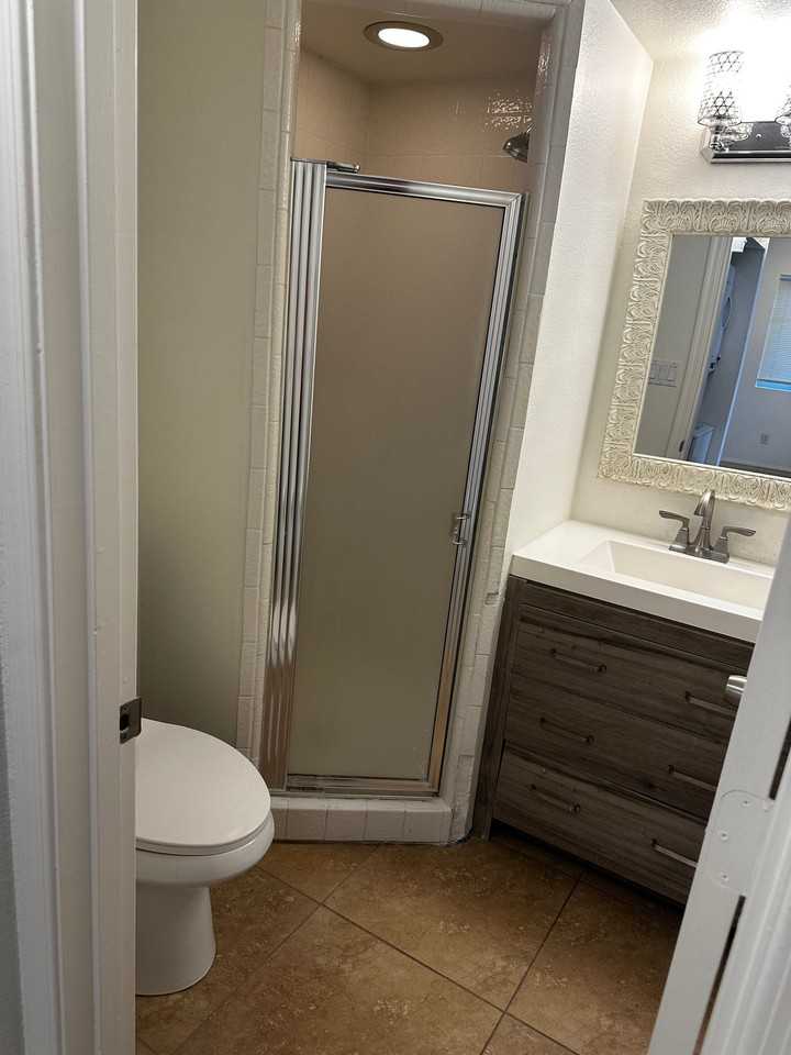 425 E Cullumber Ave #D - Photo 6 of 11