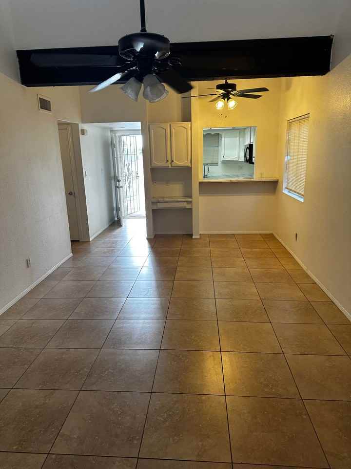 425 E Cullumber Ave #D - Photo 7 of 11