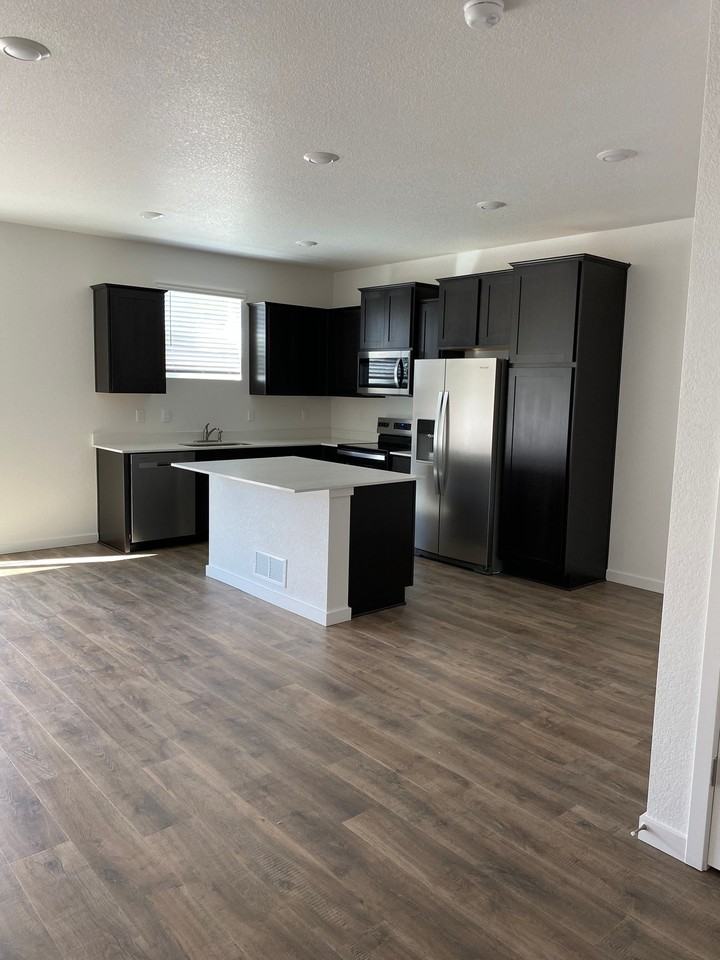 3638 Glenna Pl - Photo 5 of 14