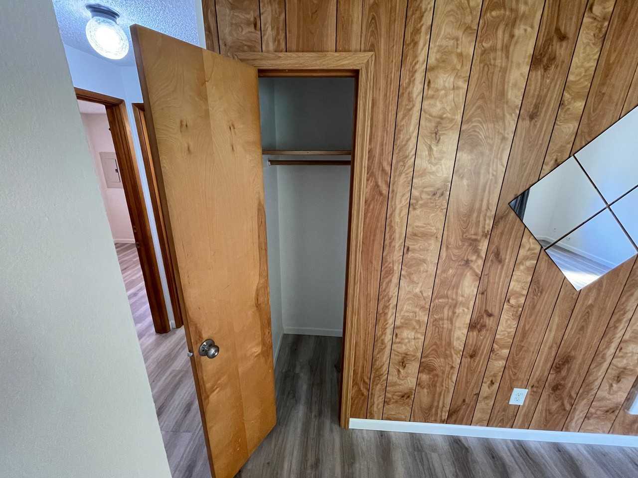 2021 Thompson Ave - Photo 4 of 15