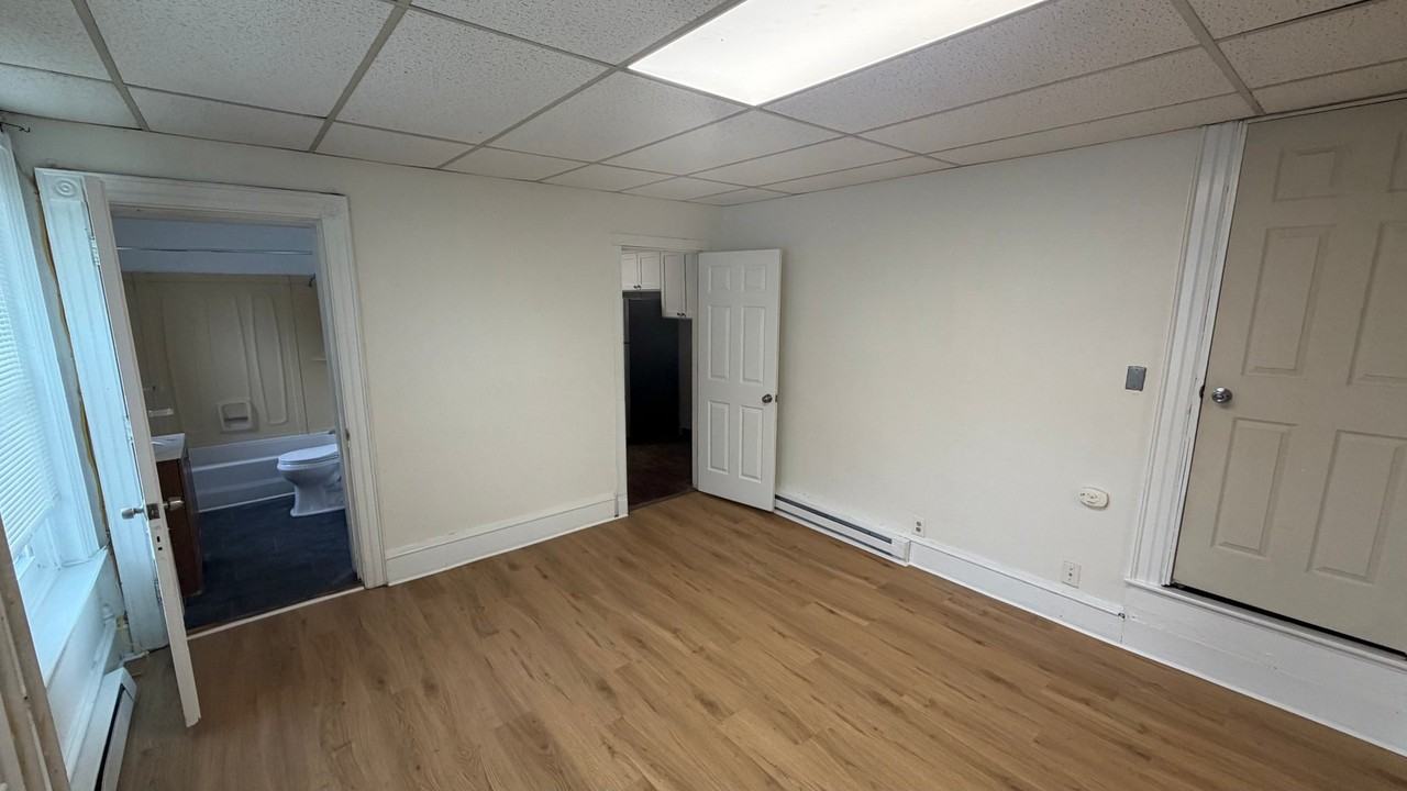 136 S Madison St #1 - Photo 4 of 9