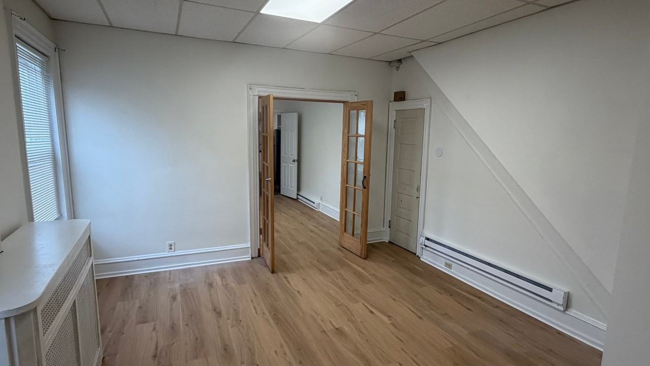 136 S Madison St #1 - Photo 7 of 9