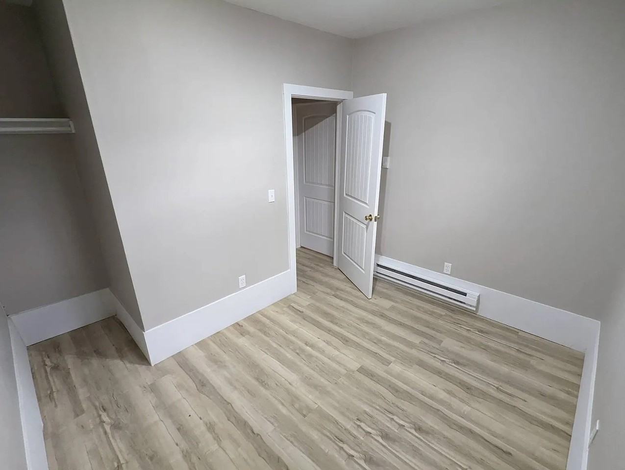 1025 Wn - Photo 7 of 18