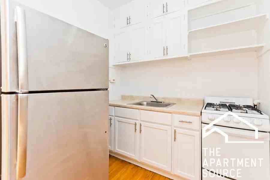 7542 Adams St - Photo 4 of 6