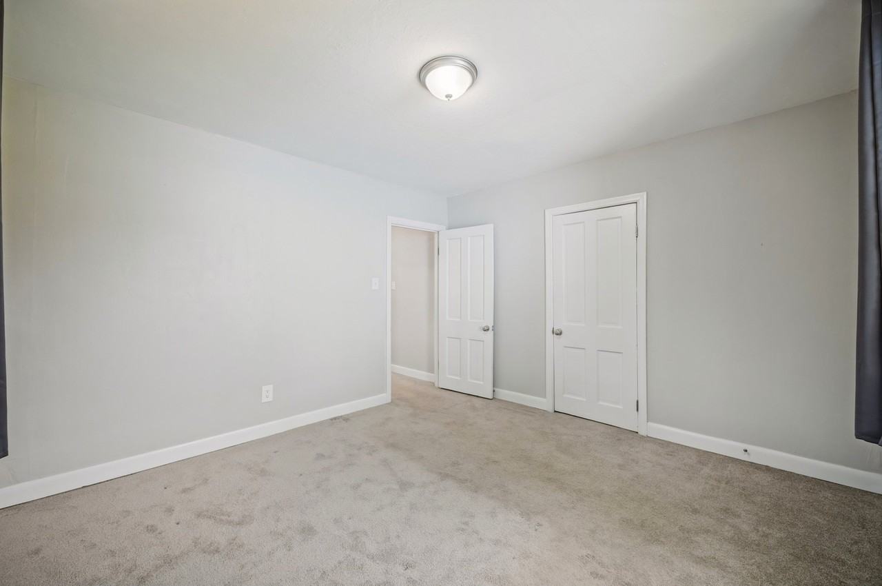 3600 Mariner Ave - Photo 7 of 20